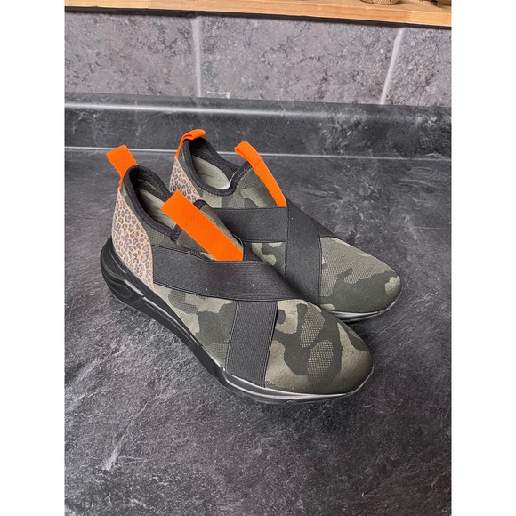 Steve Madden Other - Steve‎ Madden Camouflage Leopard Print Slip On Sneakers 9M